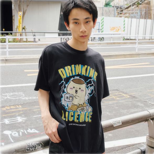 [Pre-order] "Chiikawa" T-shirt - Drinking License - Black