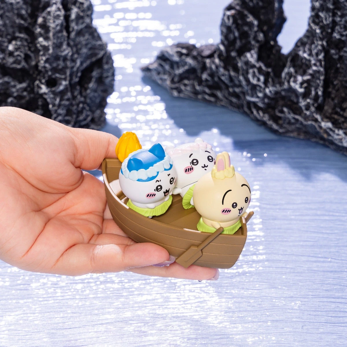 [Pre-order] Chiikawa Movie Chiikawa Run!! Floating Wind-Up Figure
