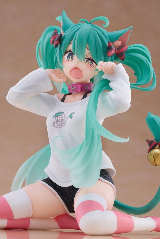 Hatsune Miku PVC Statue Desktop Cute Figure Hatsune Miku Cat Ear T-Shirt Ver. 13 cm