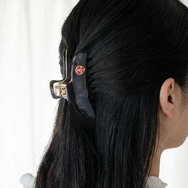 [Pre-order] "Pretty Guardian Sailor Moon" Official Store Original Acetate Hair Clip (Cosmic Heart Compact)