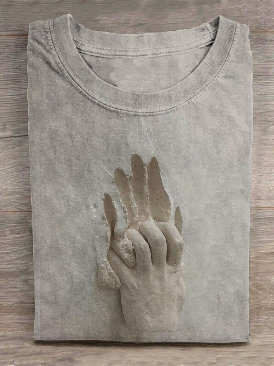HANDS DIGGING IN THE SAND ART T-SHIRT
