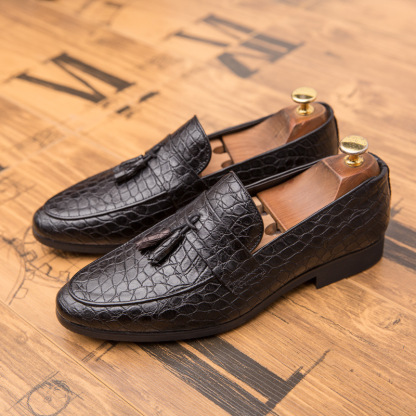 2023 fashion new men's brown tassel loafers