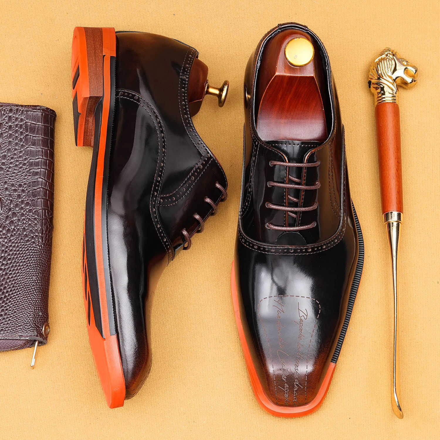 Men's Genuine Leather Letter-Printed Brogued Oxford Shoes