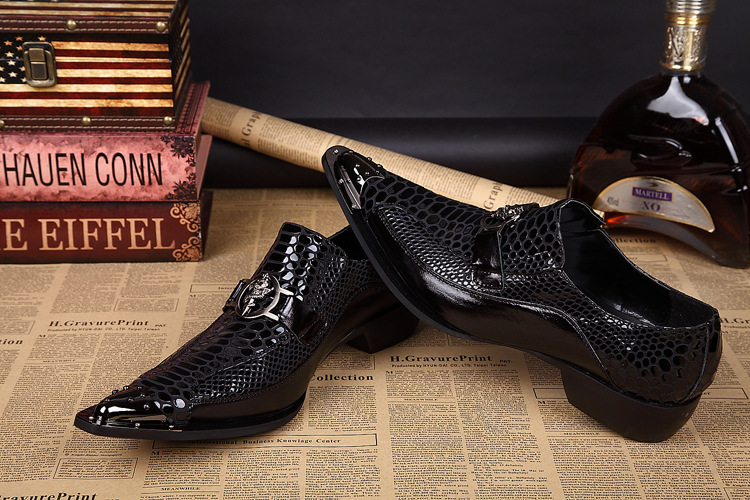 Men's genuine leather shoes Youth business casual leather shoes Korean style personality men's trendy shoes buckle iron head British leather shoes