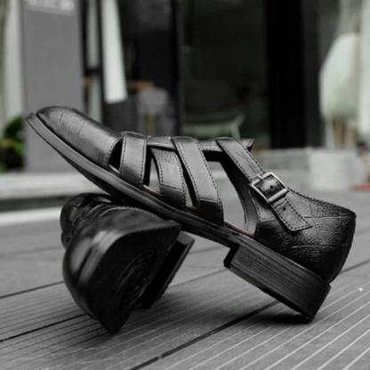 Retro Crocodile Pattern Leather Sandals