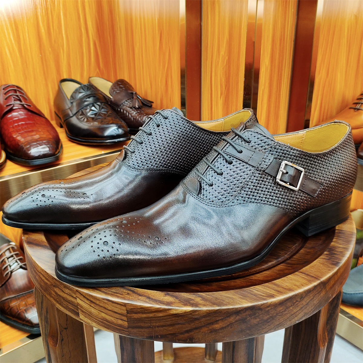 Men's Summer Genuine Leather Lace-Up Metal Buckle Brogue Oxford Shoes