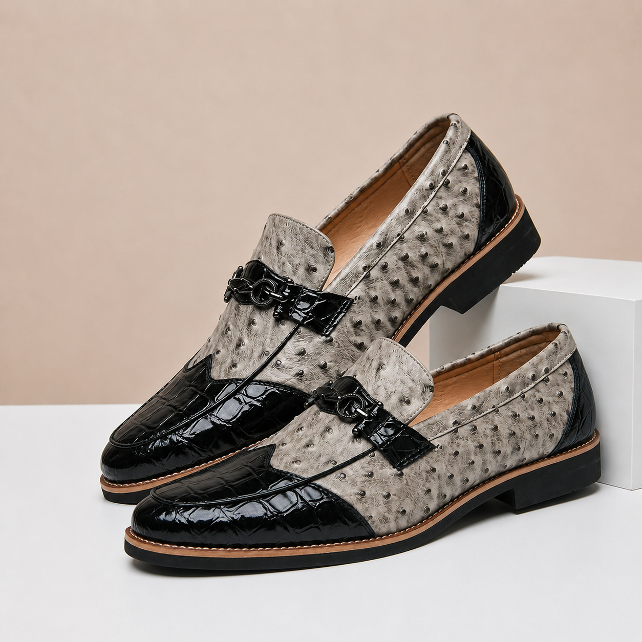 Vintage Pattern Metal Buckle Men Slip On Loafers