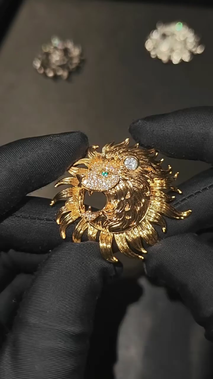 Bold Lion Magnetic Brooch
