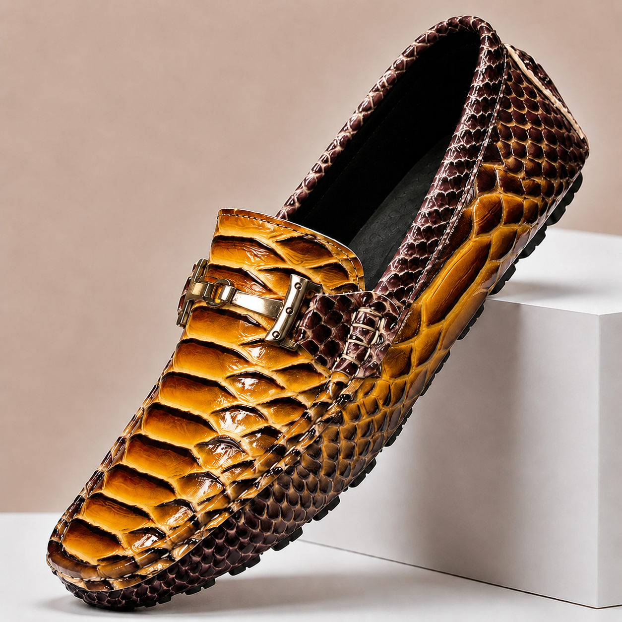 Gradient Snake Print Men Slip-on Driving Loafers with Metal Buckle