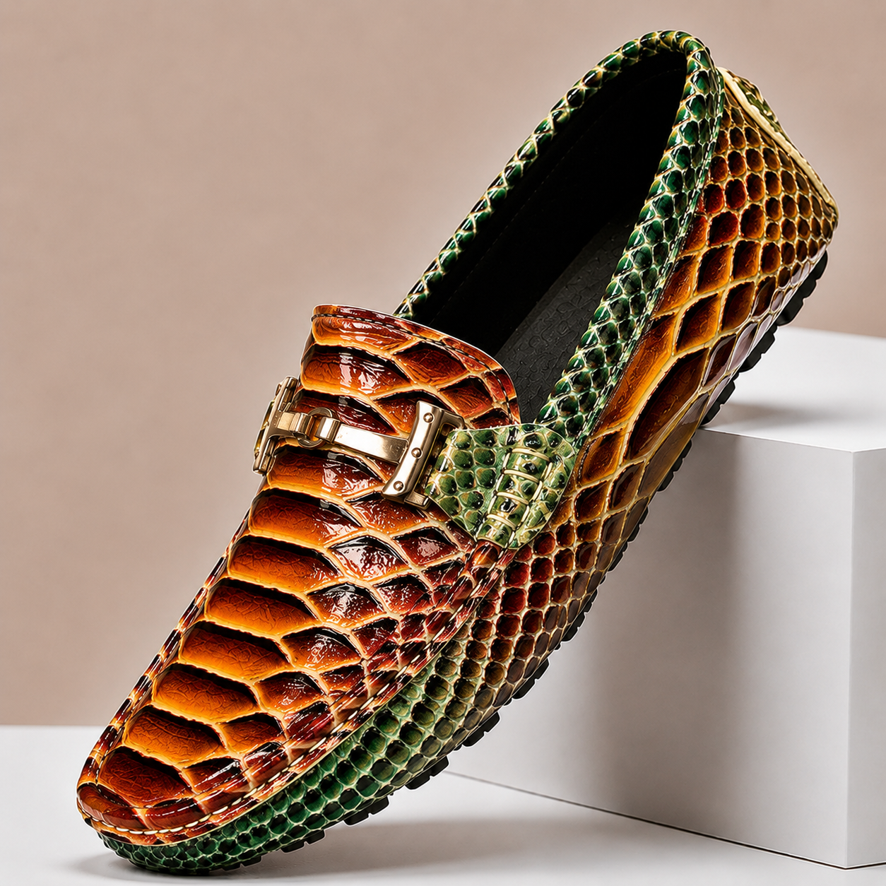 Gradient Snake Print Men Slip-on Driving Loafers with Metal Buckle