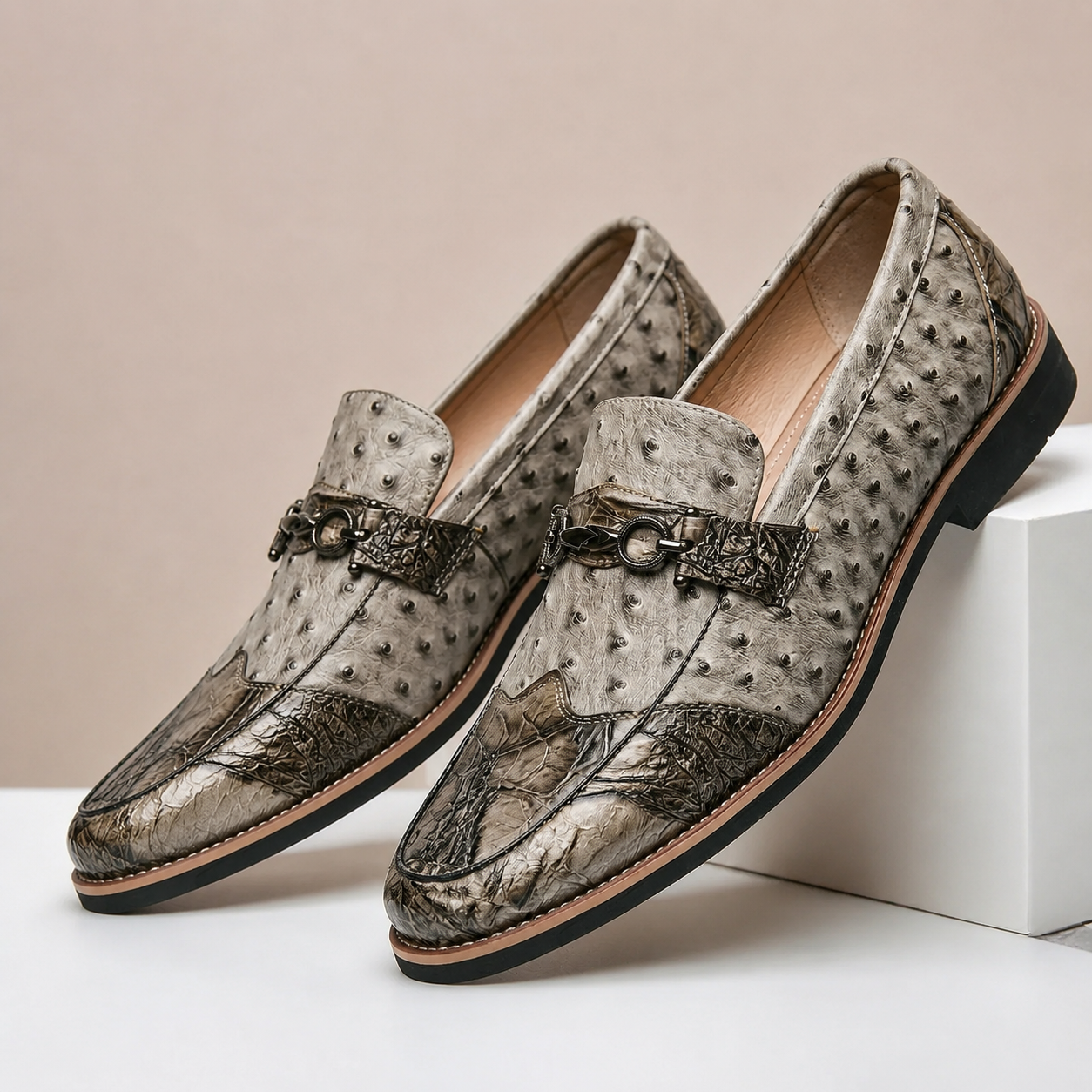 Vintage Pattern Metal Buckle Men Slip On Loafers
