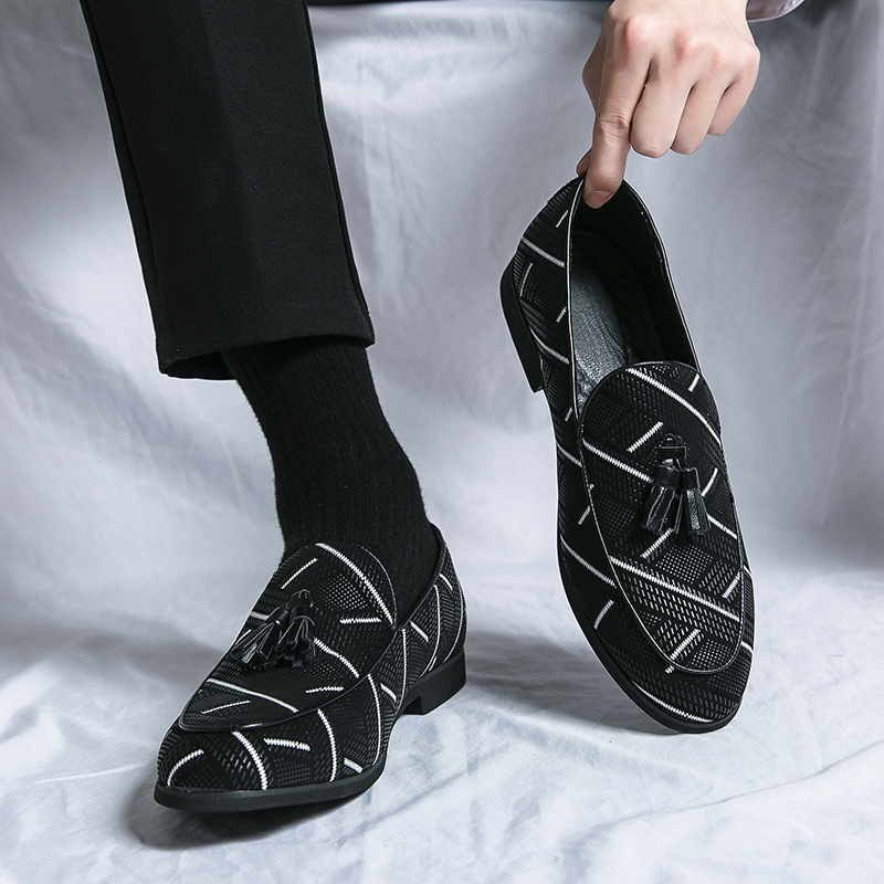 Men's slip-on fashion leather shoes cross-border large size 48 ethnic style slip-on lazy leather shoes men's loafers