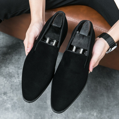 Amazon's best-selling men's casual loafers with pointed toe, frosted leather, red sole, British fashion slip-on shoes