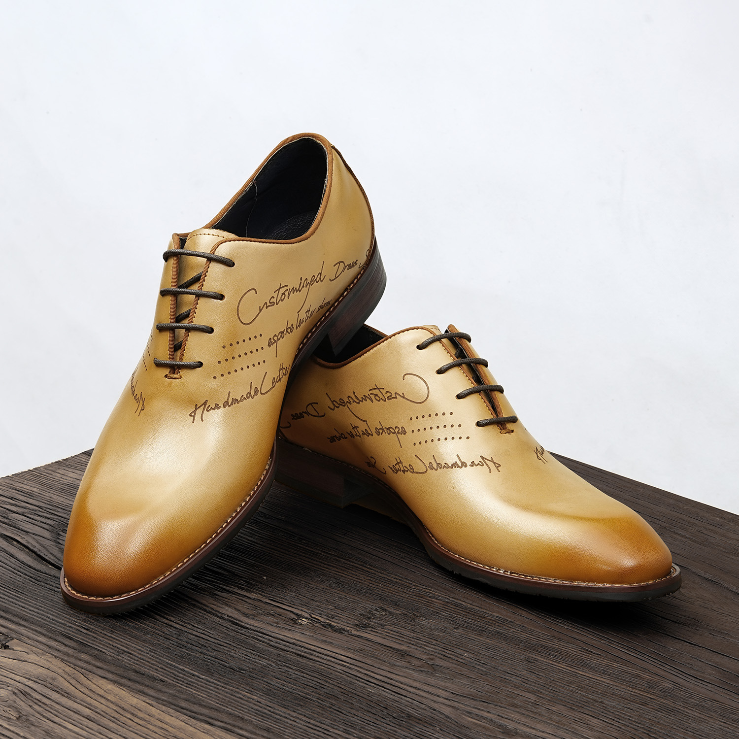 2026 New British Style Carved Leather Oxford Shoes