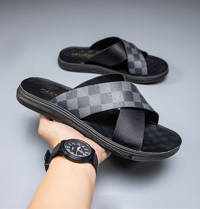 New summer outdoor leisure men's large size slippers beach shoes