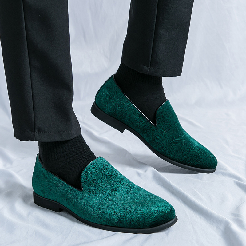 A pair of summer slip-on lazy shoes for men British pointed toe casual leather shoes suede trendy shoes