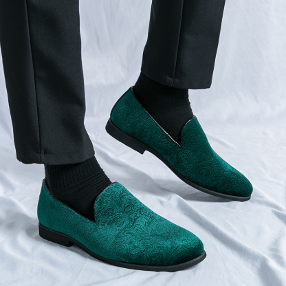 A pair of summer slip-on lazy shoes for men British pointed toe casual leather shoes suede trendy shoes