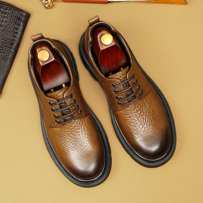 Stylish and Versatile Men's Plus-Size Genuine Leather Derby Shoes