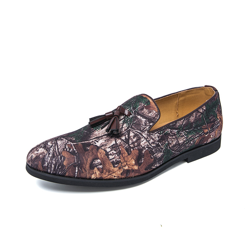 Men's embroidered tassel loafers