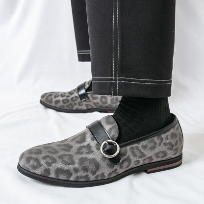 Men's 2025 Spring and Autumn Retro Slip-On Business Formal Loafers