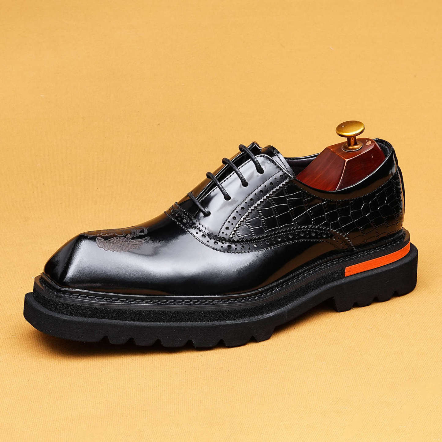 Men’s Croc‑Embossed Oxford Dress Shoes | Heraldic Emblem Square‑Toe Rugged Thick Sole Leather Shoes