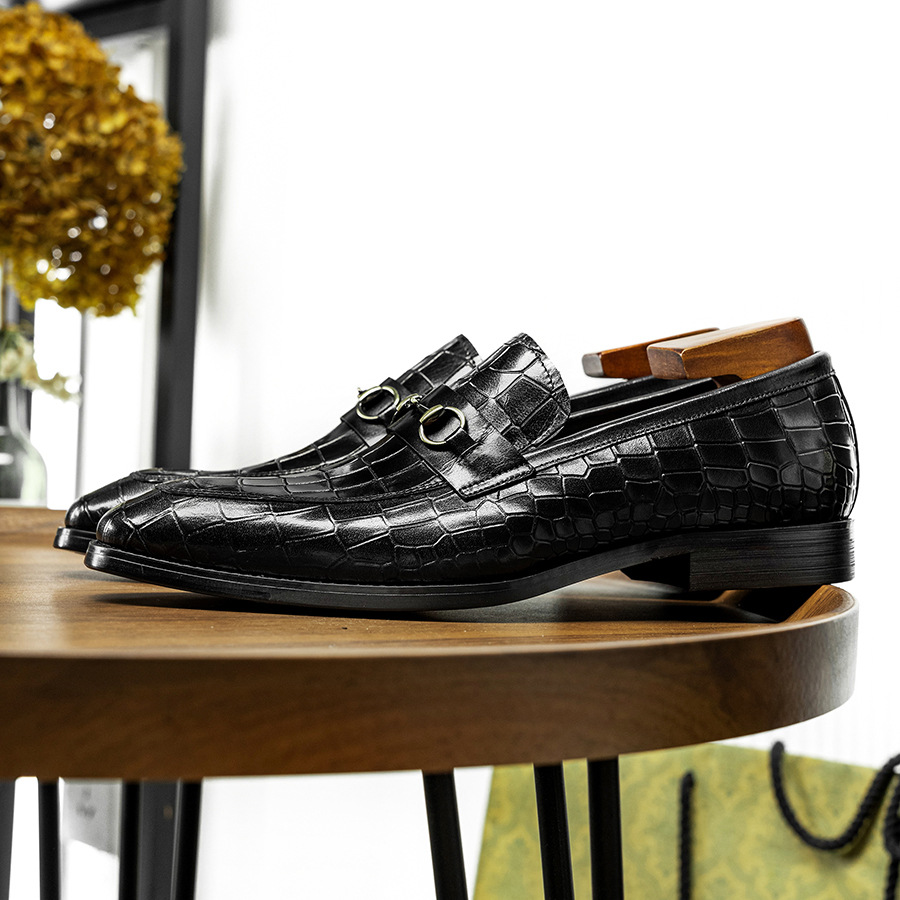 Men's leather shoes new business formal shoes men's Korean style pointed men's shoes cowhide horsebit buckle loafers