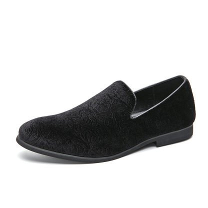 A pair of summer slip-on lazy shoes for men British pointed toe casual leather shoes suede trendy shoes