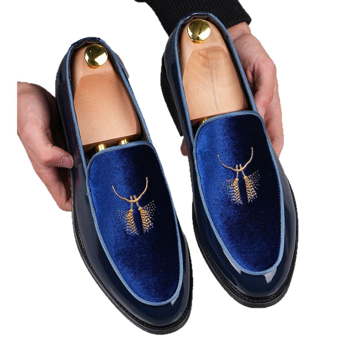 Men's Embroidered Casual Loafers