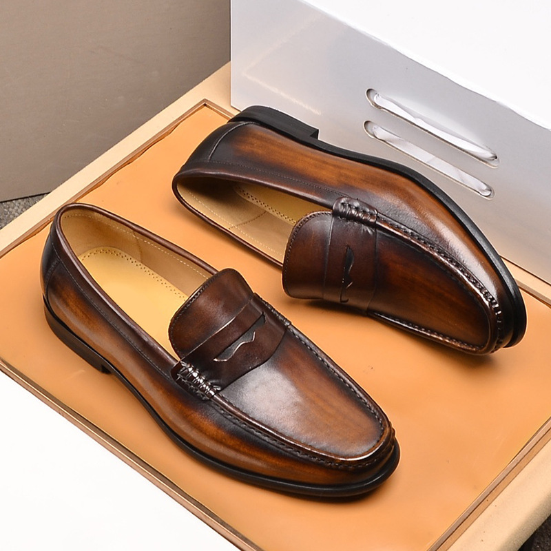 Large size men's soft sole and soft surface casual leather shoes
