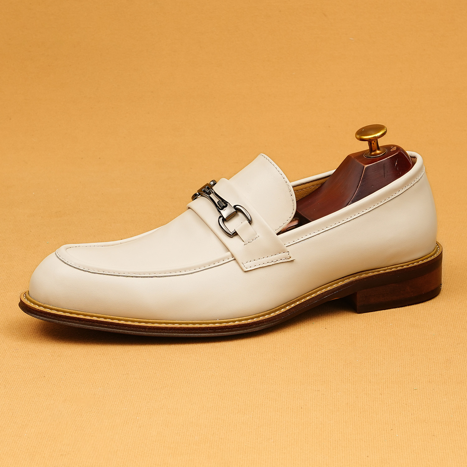 2026 New Men's Genuine Leather Horsebit Pointed Toe Casual Loafers