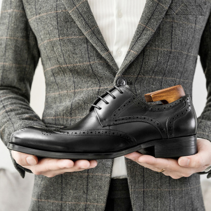 Brogue men's shoes new British style leather shoes men's leather shoes carved men's casual shoes leather shoes shoes men