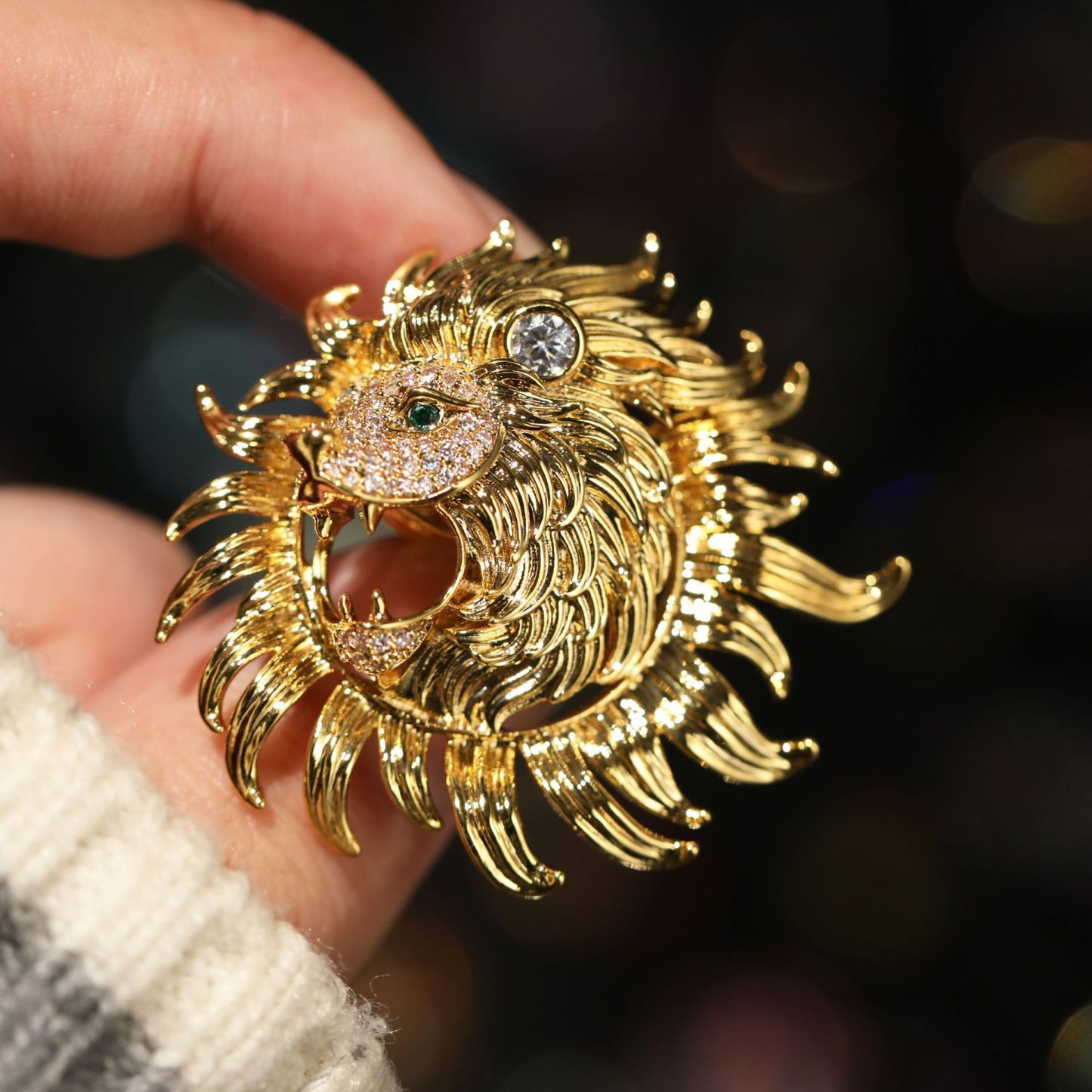 Bold Lion Magnetic Brooch