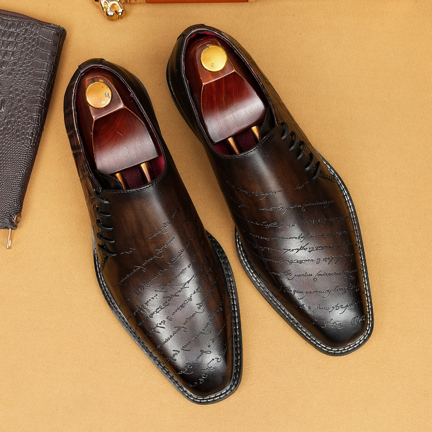 Men's Vintage Engraved Script Oxford Dress Shoes | Hand‑Polished Brown Lace‑Up Formal Leather Shoes
