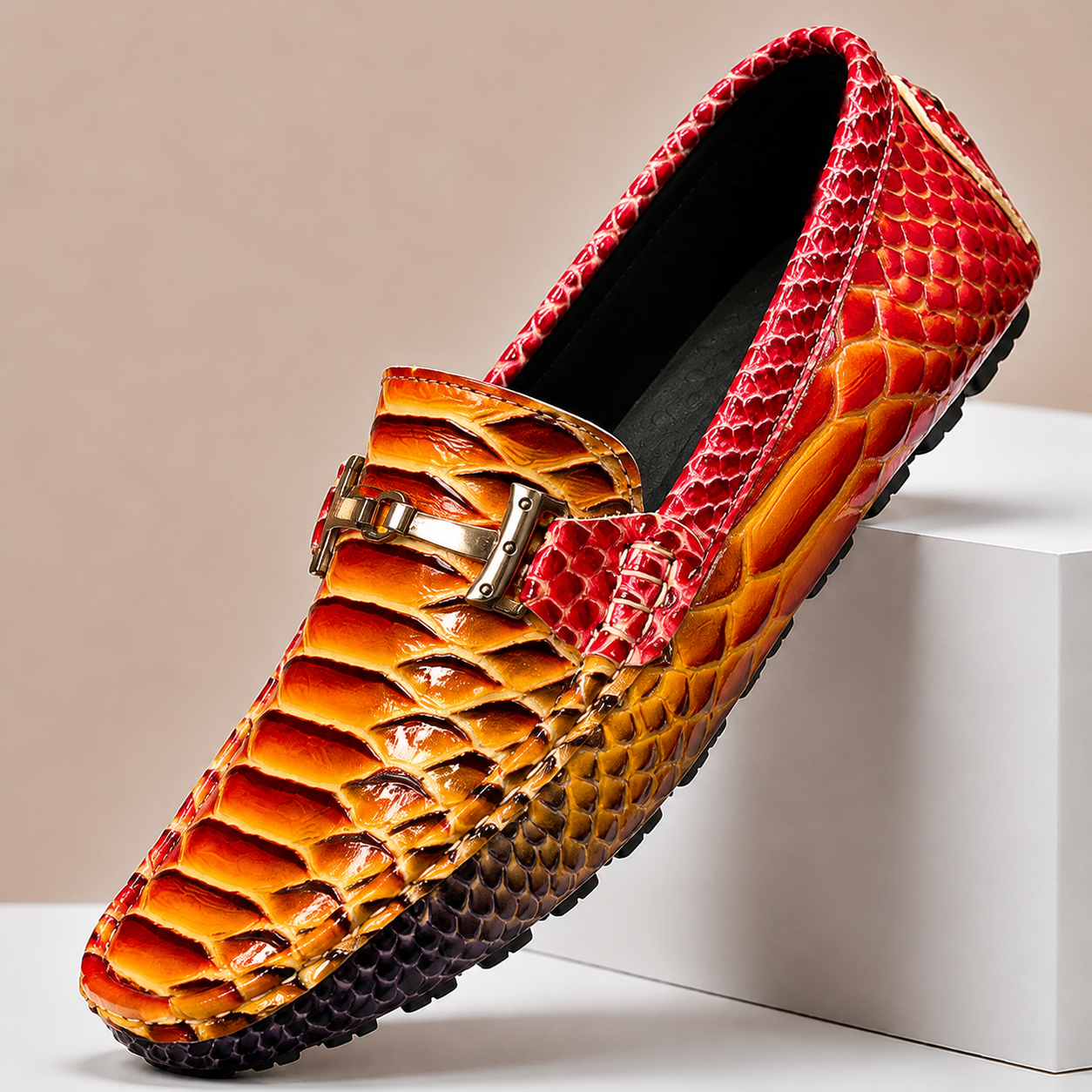 Gradient Snake Print Men Slip-on Driving Loafers with Metal Buckle