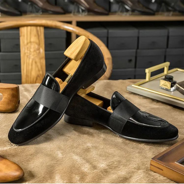 [Copy]Exquisitely carved dark brown loafers, luxurious and elegant texture highlights gentleman style