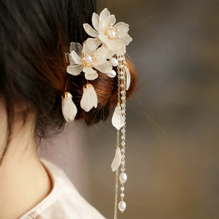 Charming Magnolia Hair Bun Clip with Tassel for Elegant Hairstyles