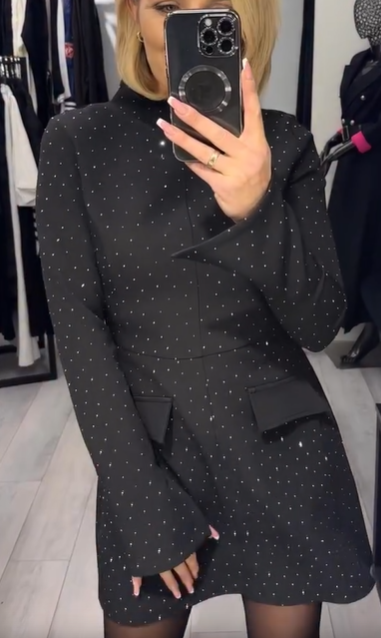 Elegantní dámské šaty s třpytkami