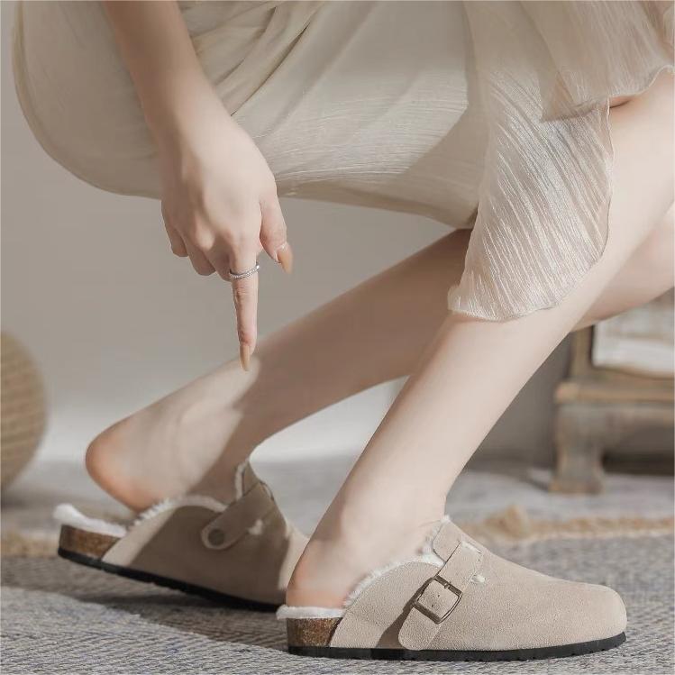 Koeinové integrované sandály