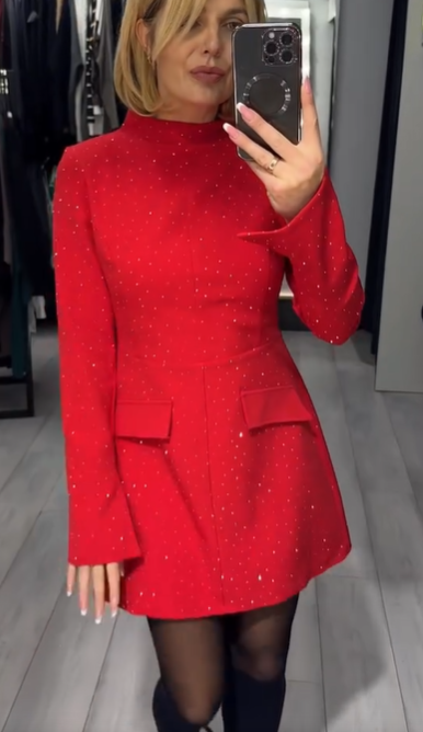 Elegantní dámské šaty s třpytkami