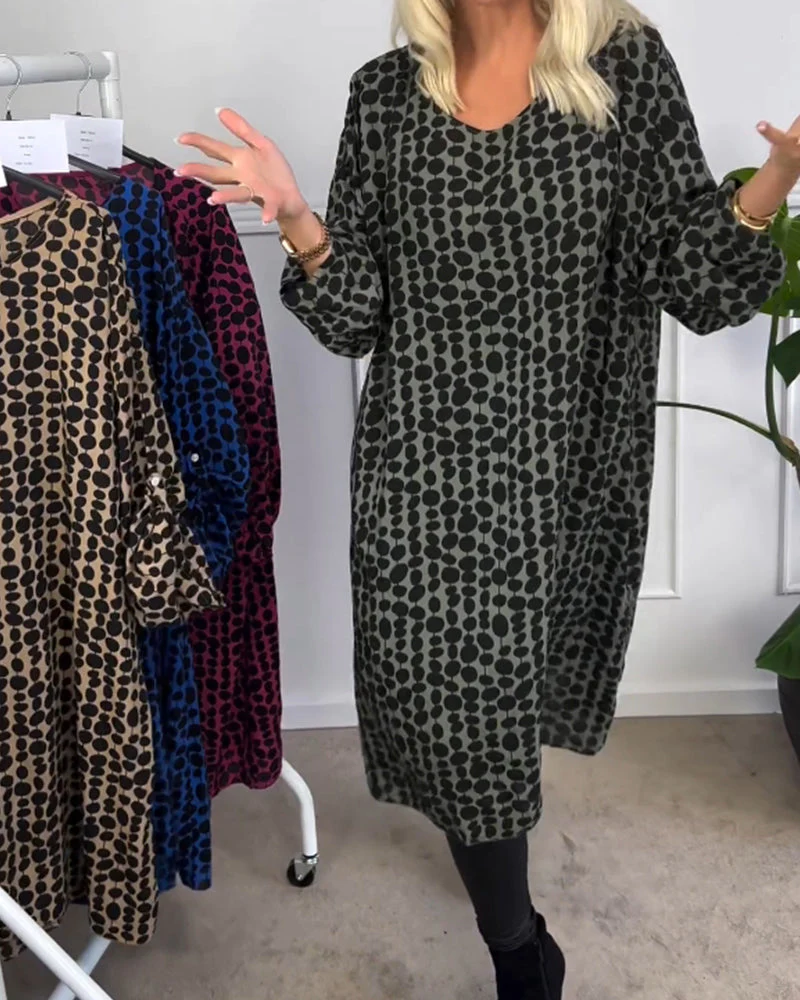 Retro puntíkované šaty s výstřihem do V