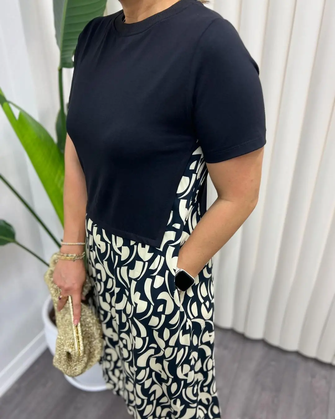 Vysoce kvalitní nyomottové šaty