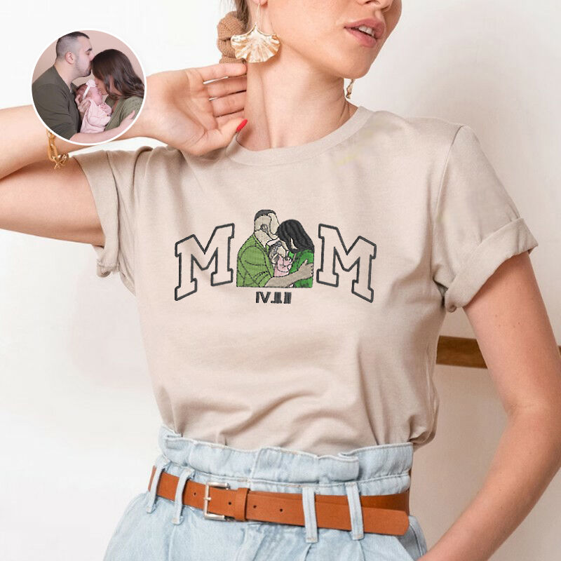 Personalized T-shirt Embroidered Custom Family Photo Mama Warm Design Exquisite Gift for Mother's Day