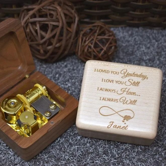 Personalized wooden music box, music box For Wife, Custom wooden music box, Personalized music box For Girls, Gift for Daughter