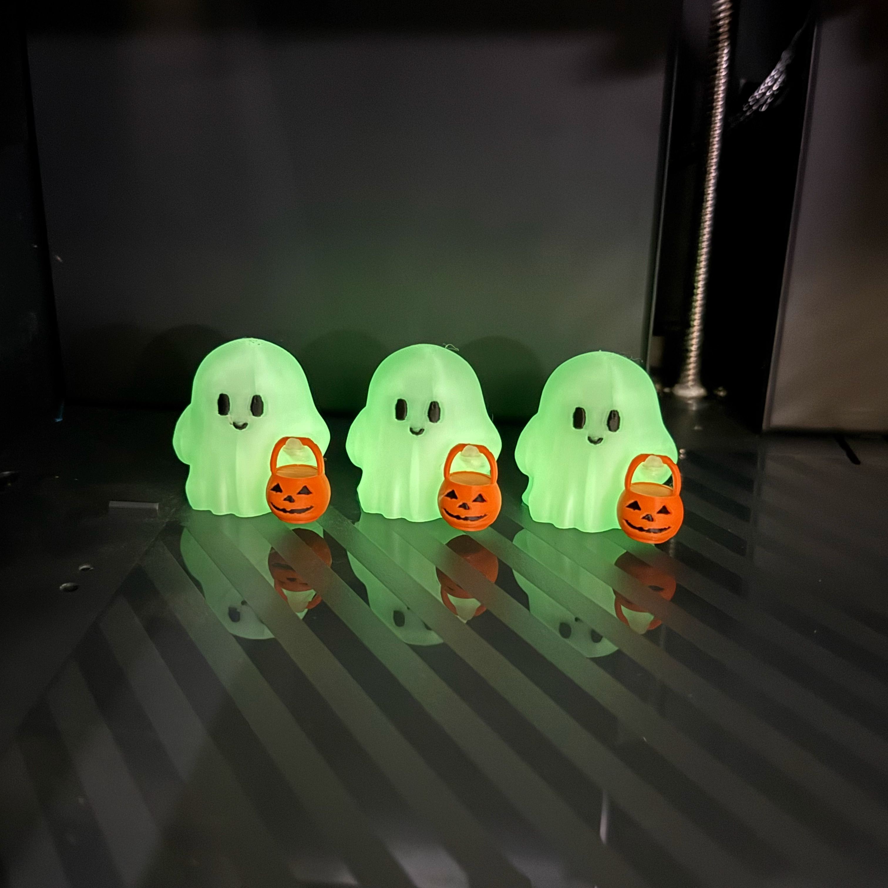 Spooky Ghost 3D Printed Decor Unique Halloween Gift Idea for Desk & Home