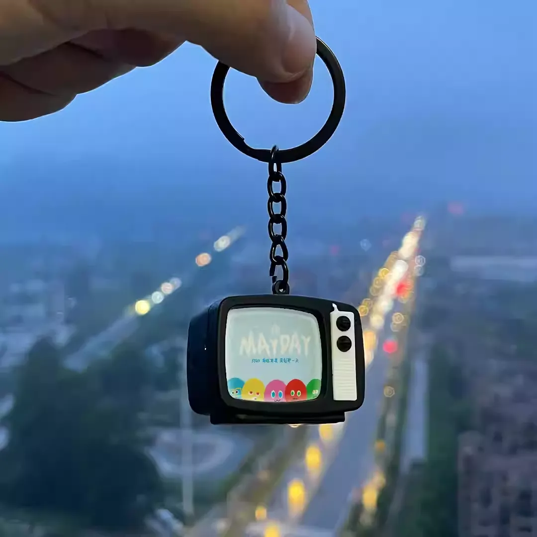 Custom Music TV Keychain with NFC – Personalized Song Gift for Loved Ones