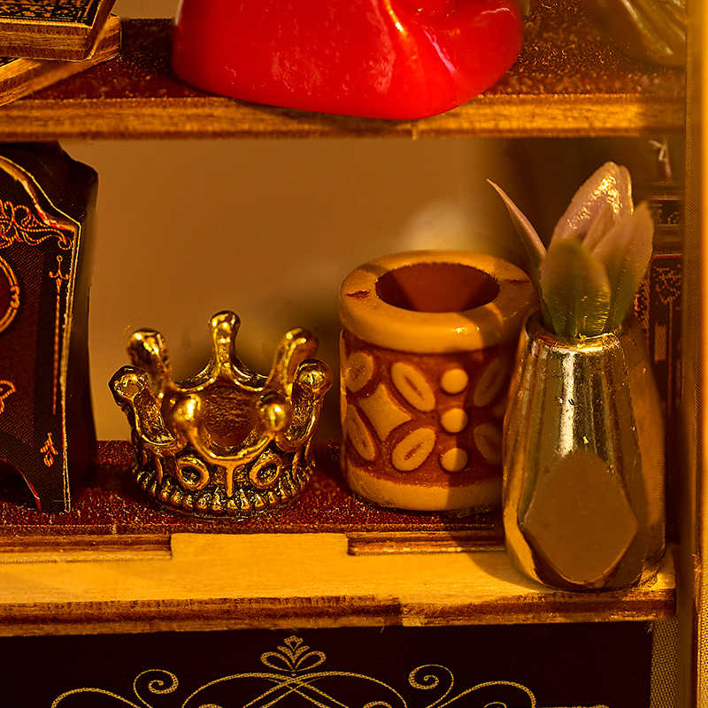 Mini Doll House K-075 Treasure Hunting Wooden Miniature Doll House With Led Light