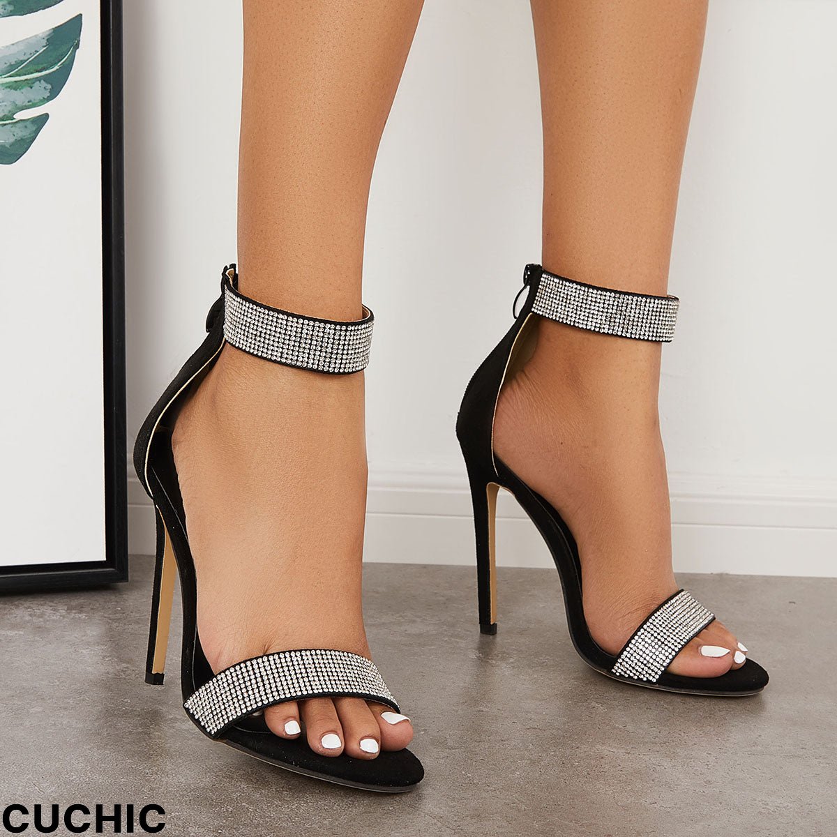 Sandalias con correa en el tobillo y tacones de aguja con purpurina y diamantes de imitaci��n