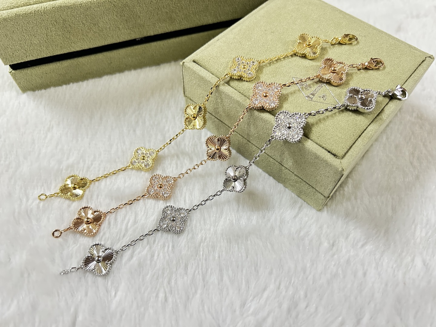 Ladies' new lucky clover red chalcedony natural purple jade four-leaf clover mother-of-pearl light luxury bracelet mother-of-pearl jade agate jewelry