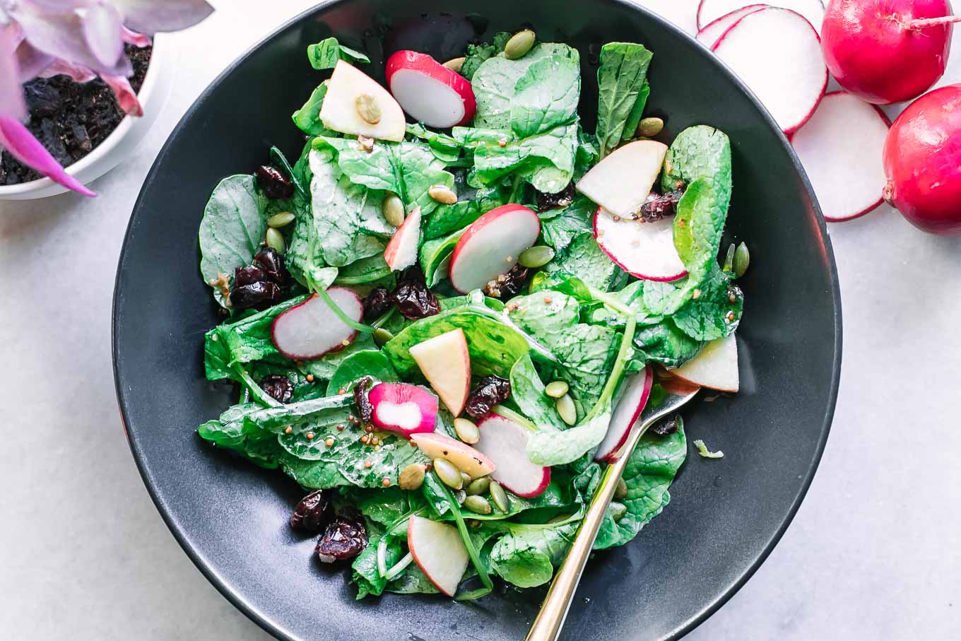 Radish Greens Salad ⋆ Use Radish Leaves in a Simple Salad! 🥗