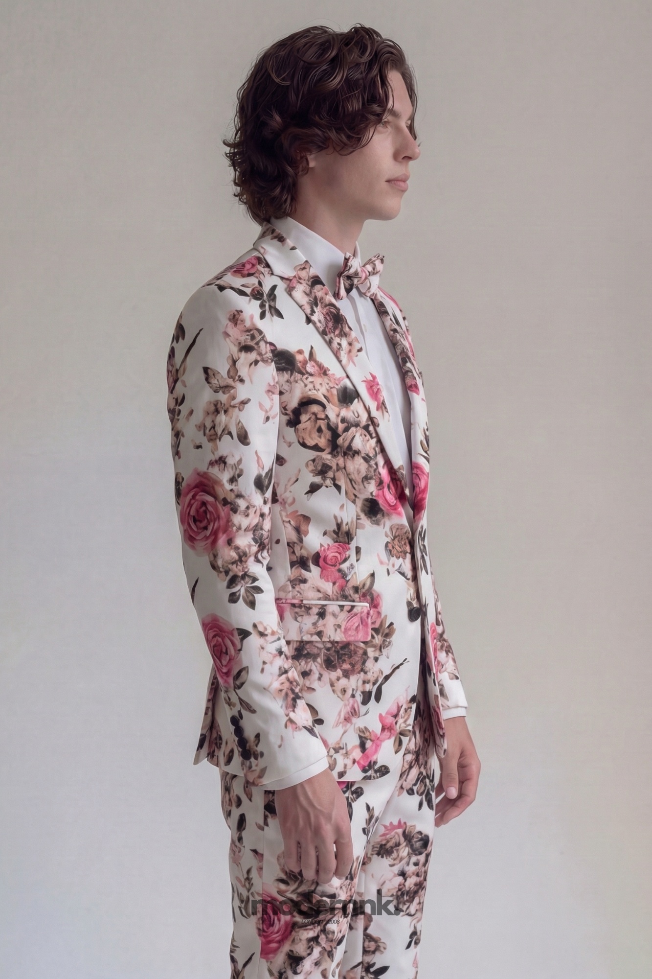 Elegant White Floral Suit A0034